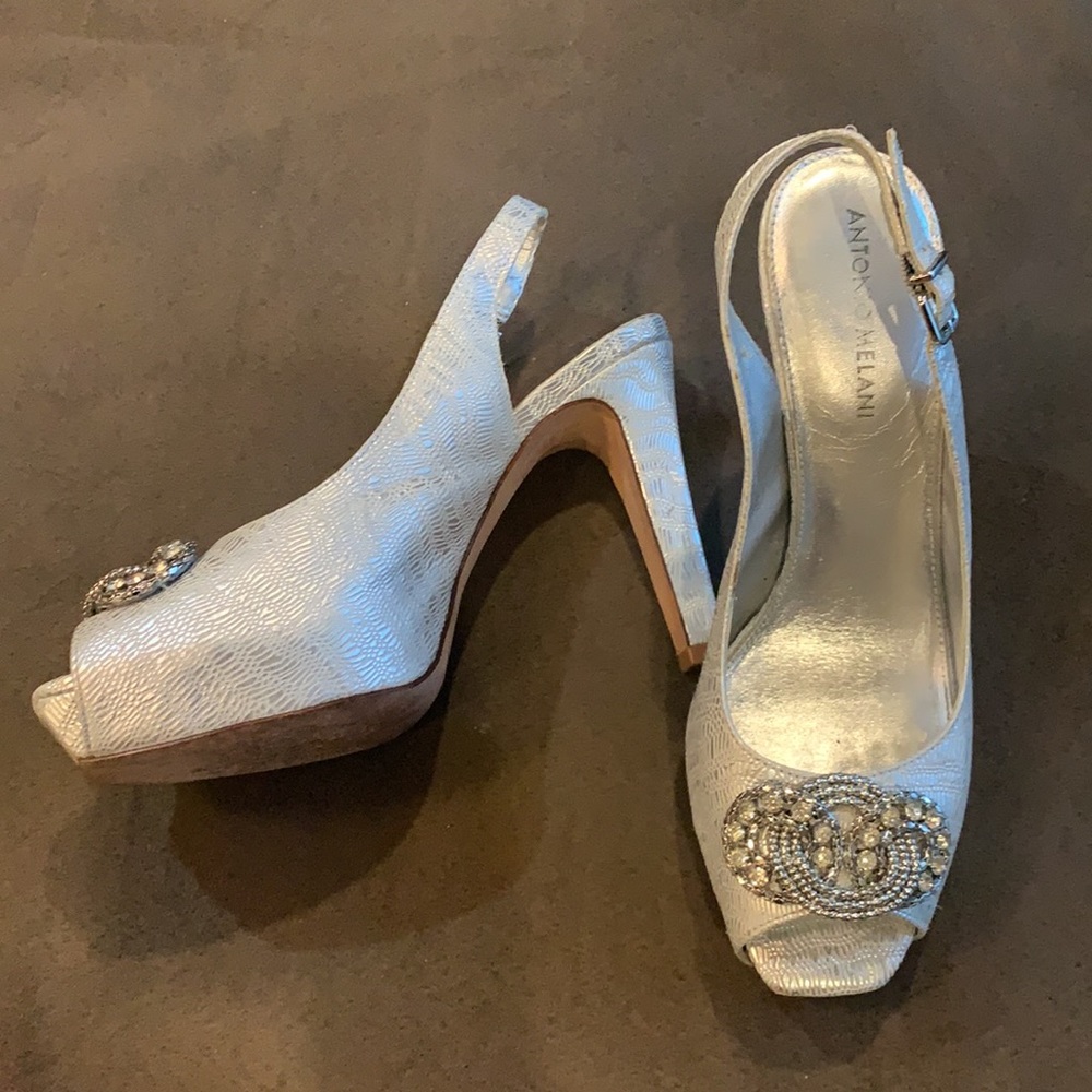 Heels - Picture 3 of 7